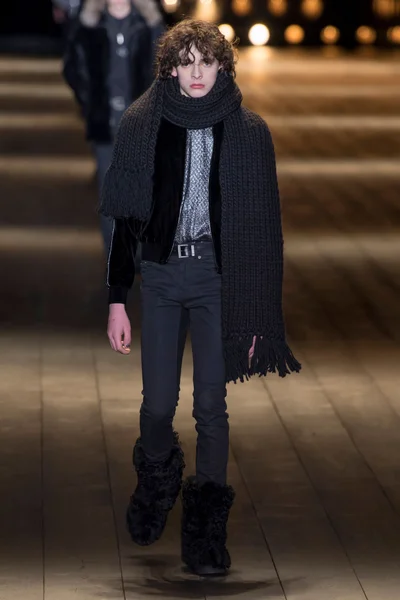Look 40